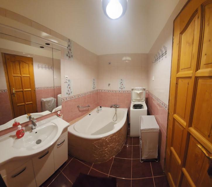 Rom Apartman Budapest Exteriör bild